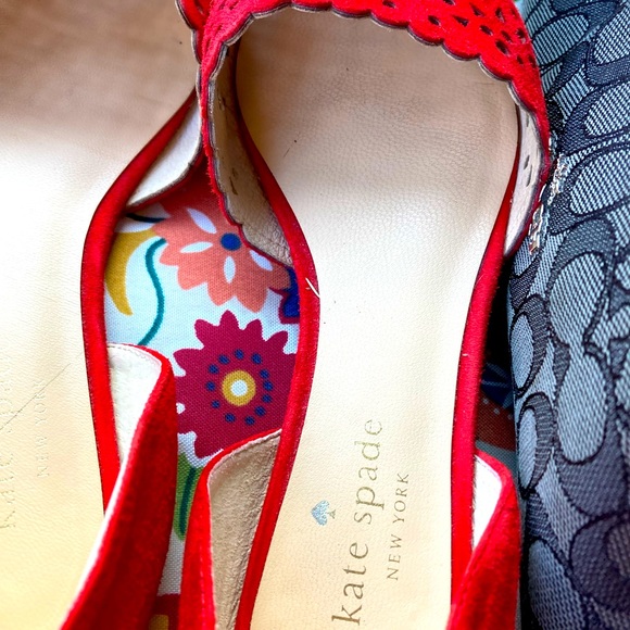 Kate Spade ♠️ red scalloped flats made with suede - Picture 2 of 4